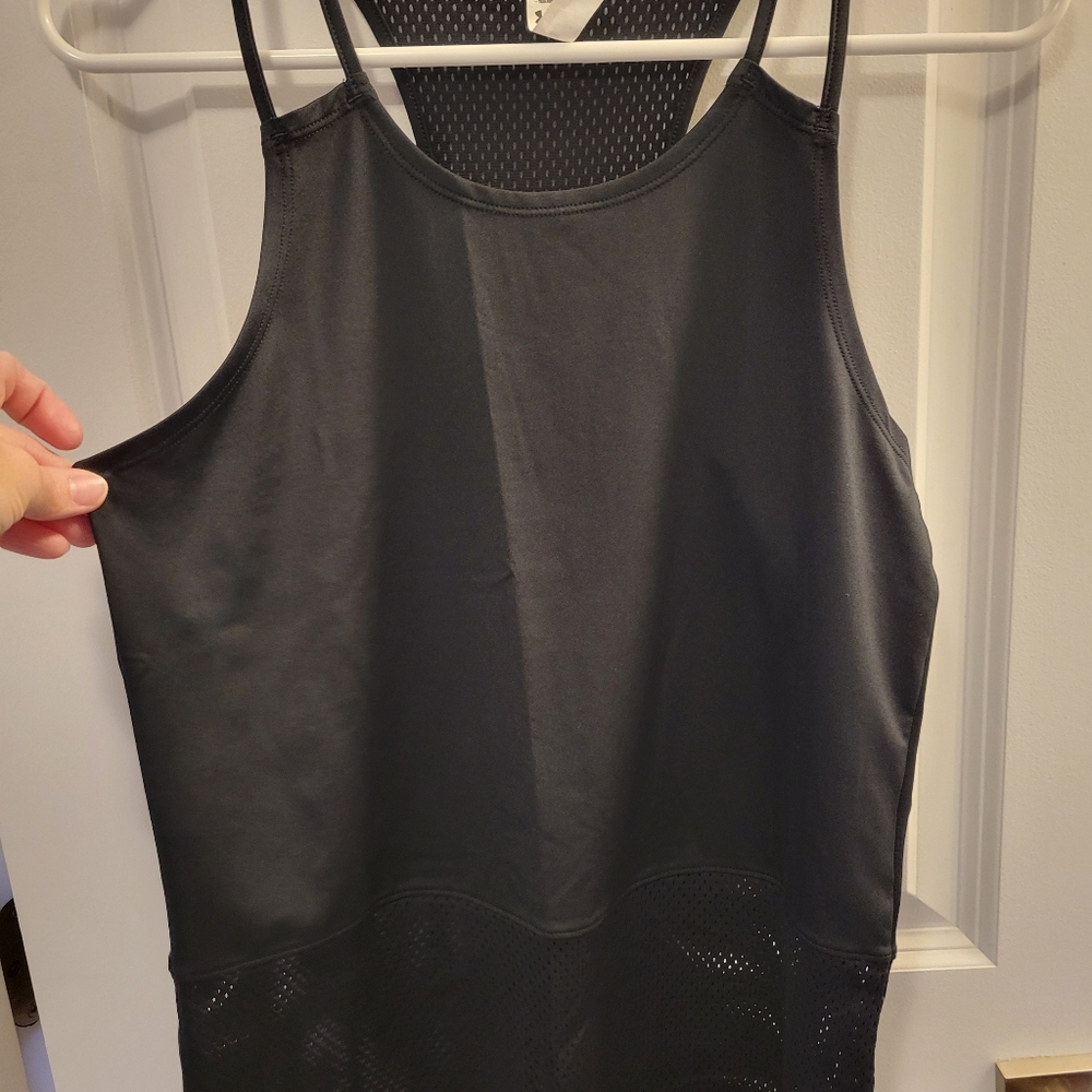 Under armour tank